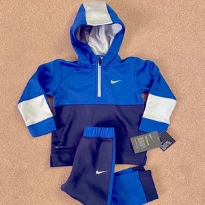 NWT Nike toddlers blue and black pullover set